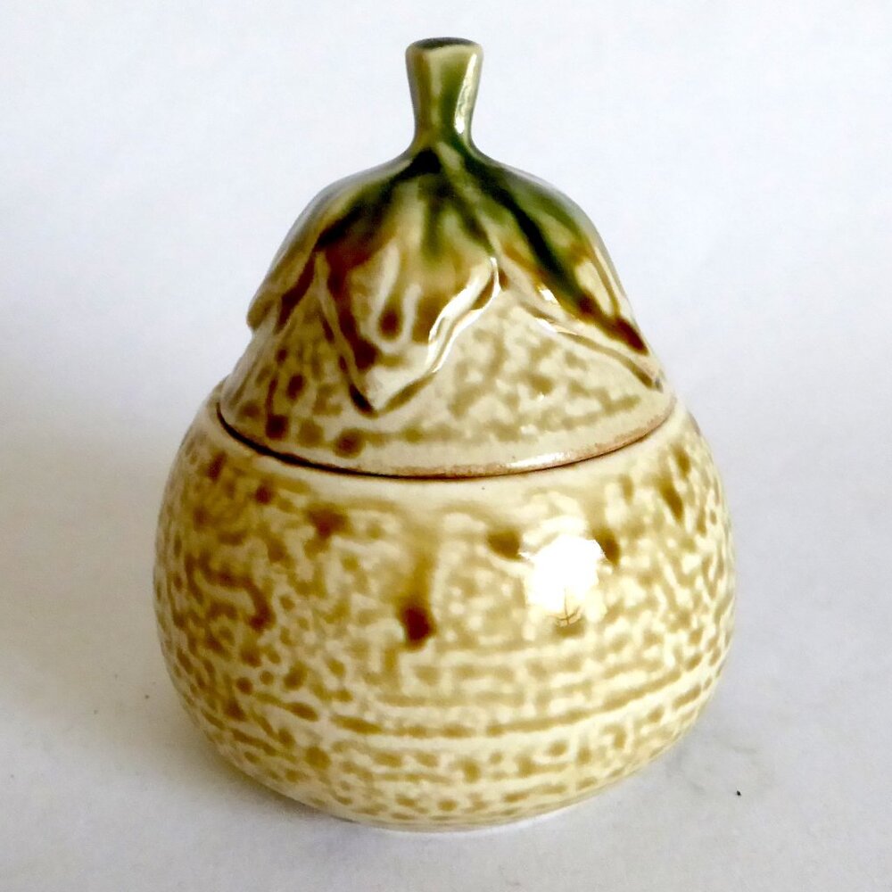 VINTAGE JAPAN JAPANESE CERAMIC LIDDED PEAR FRUIT SHAPED CONTAINER